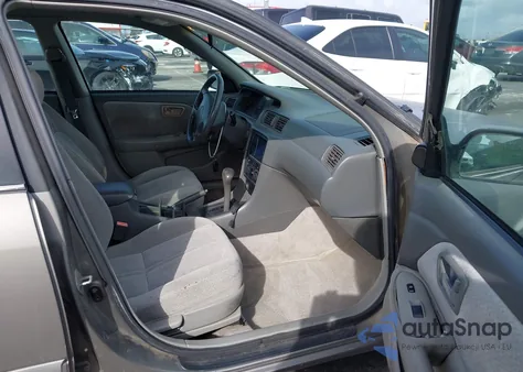 2000 Toyota Camry Le V6 z USA, uszkodzony, nr VIN 4T1BF22K8YU105645